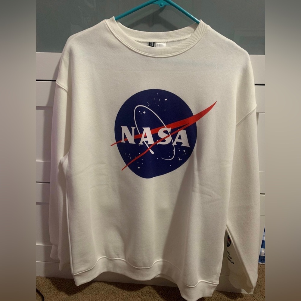 NASA sweatshirt